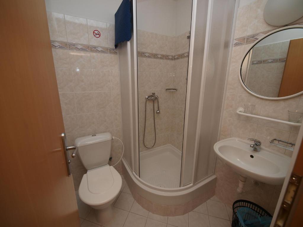Church Pension Praha - Husuv Dum Prague Room photo